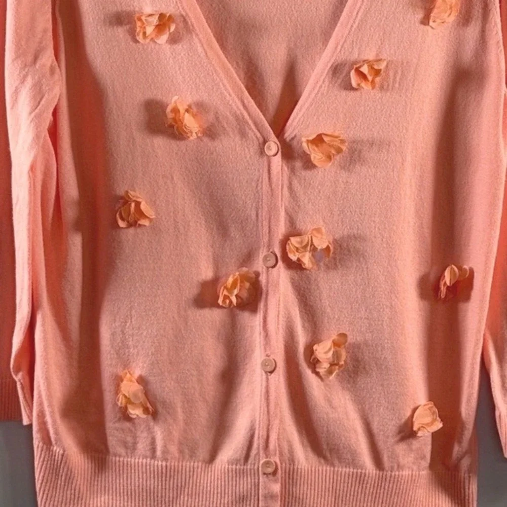 Ann‎ Taylor Loft Peach Coral Cotton 3D Floral Applique V-Neck Cardigan L 79-07 - Picture 10 of 13